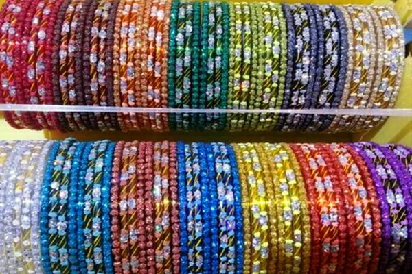 Decorative glass bangles display for showroom and trade