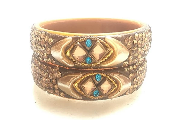 Export-quality glass kade with refined detailing