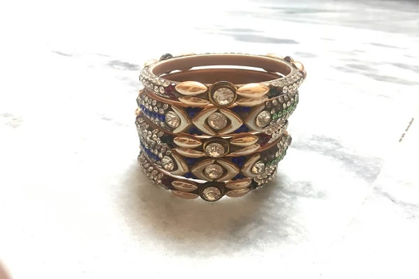 Quality-assured glass kade for trade buyers