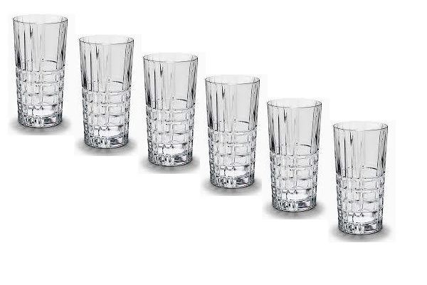 Sturdy water glasses suitable for bar and event use