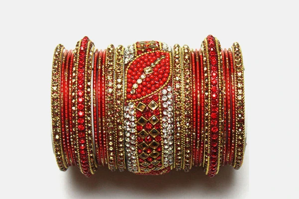 Bridal glass bangles crafted for timeless wedding traditions